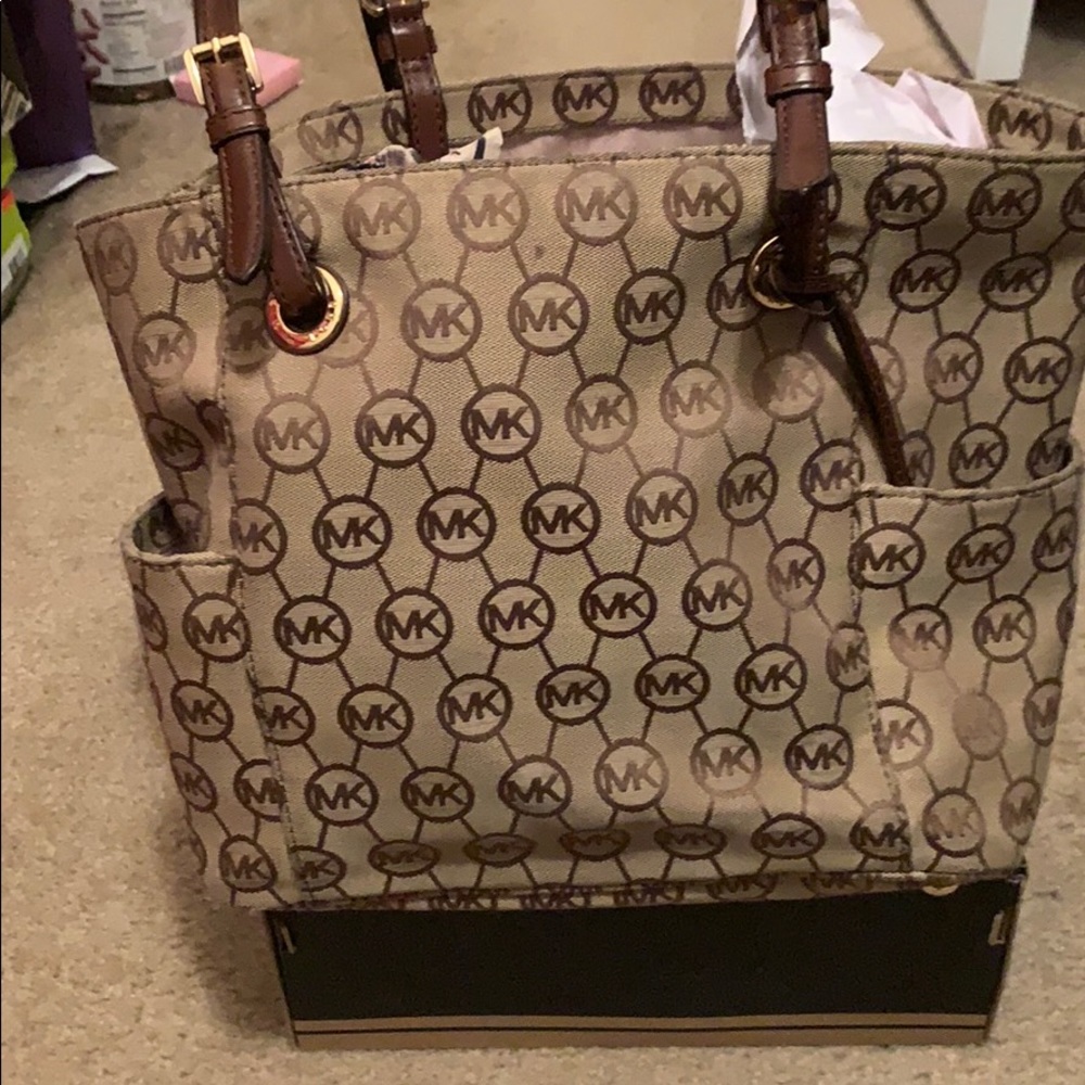 Micheal Kors shoulder bag